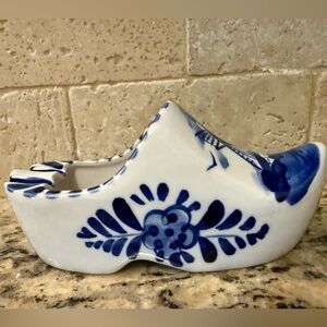 Elesva #015 Holland Delft Blue ceramic clog, a traditional Dutch Artwork